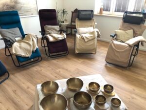 Klangschalen Meditation Kurs 1 um 17:30 Uhr